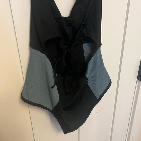 L*Space Fireside One Piece Swimsuit Size 12 In Black Beach - Picture 7 of 8